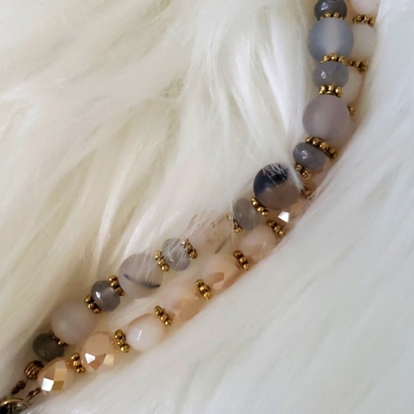 Handcrafted rhinestone & bead necklace set - Picture 5 of 8